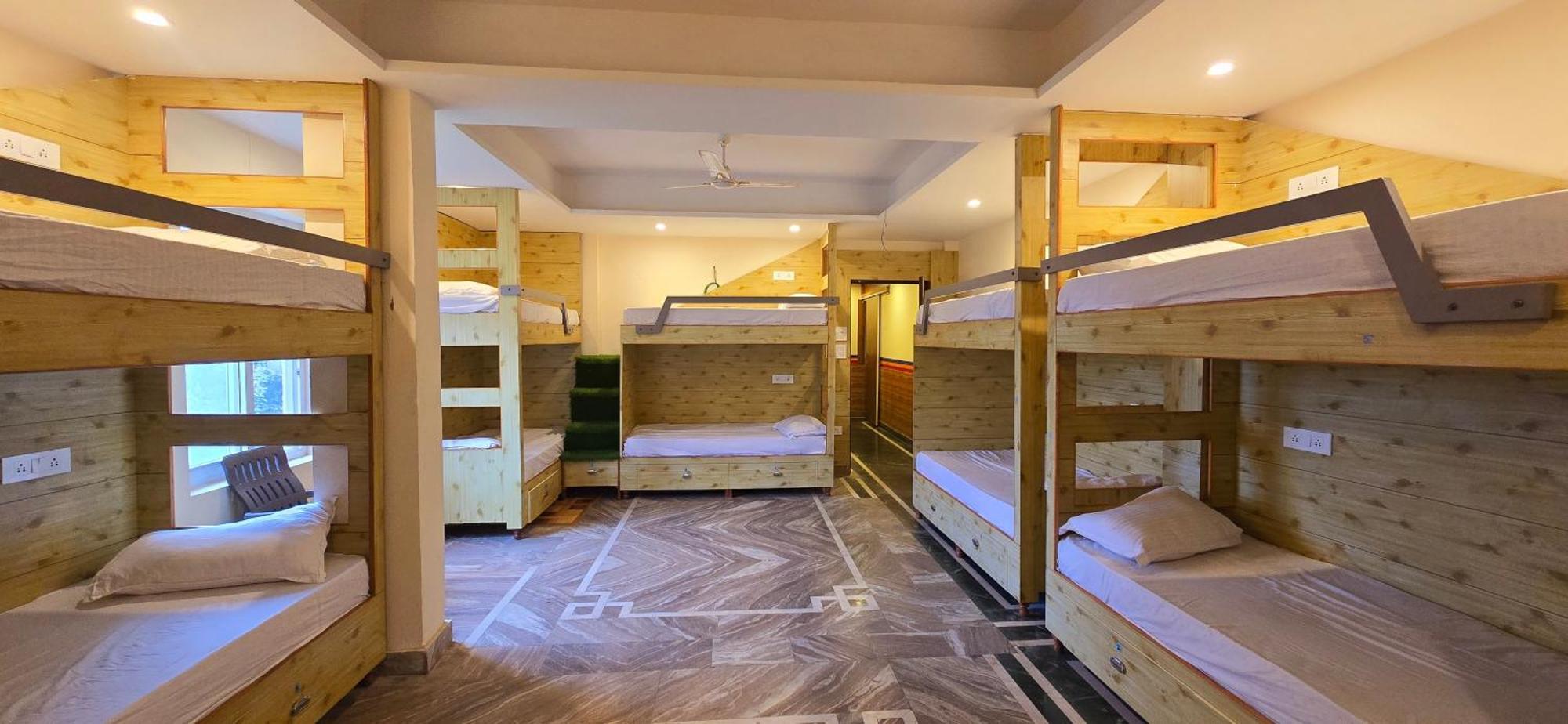 דרמסאלה Hotel Samdupling Himalayan Brothers מראה חיצוני תמונה