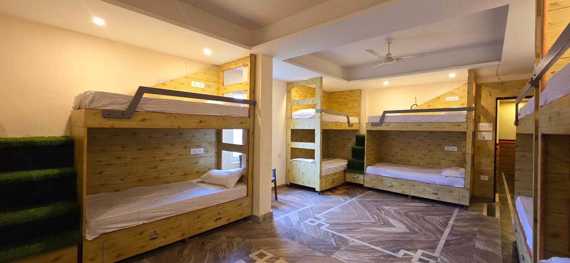 דרמסאלה Hotel Samdupling Himalayan Brothers מראה חיצוני תמונה